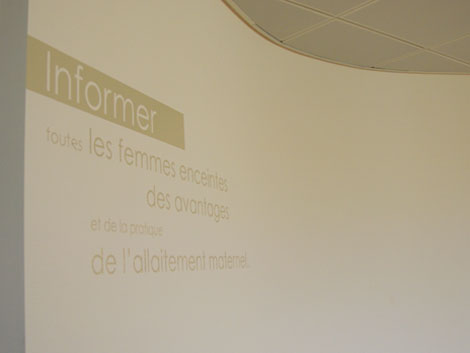 habillage des murs Maternité de l'Hôpital de La Tour