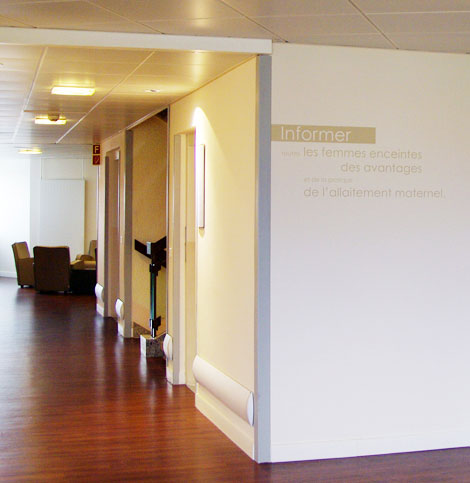 habillage des murs Maternité de l'Hôpital de La Tour