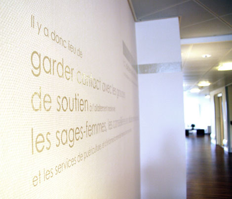 habillage des murs Maternité de l'Hôpital de La Tour